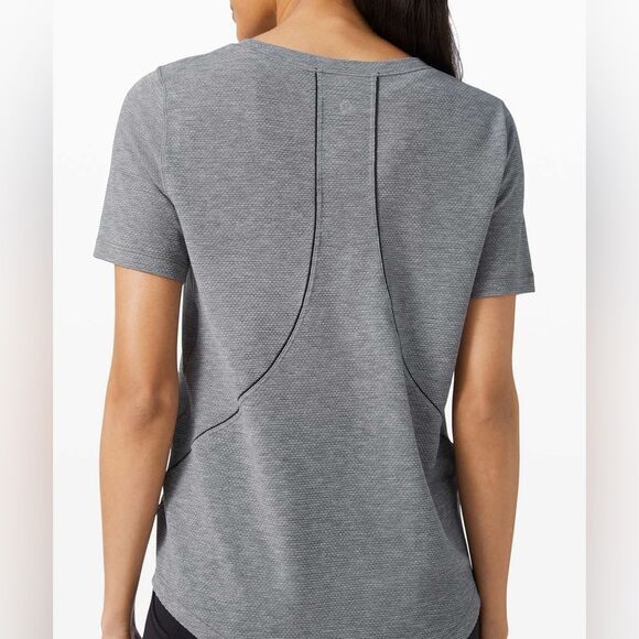 Lululemon Go The Distance Heather Black/Gray Short Sleeve Tee - Picture 2 of 6